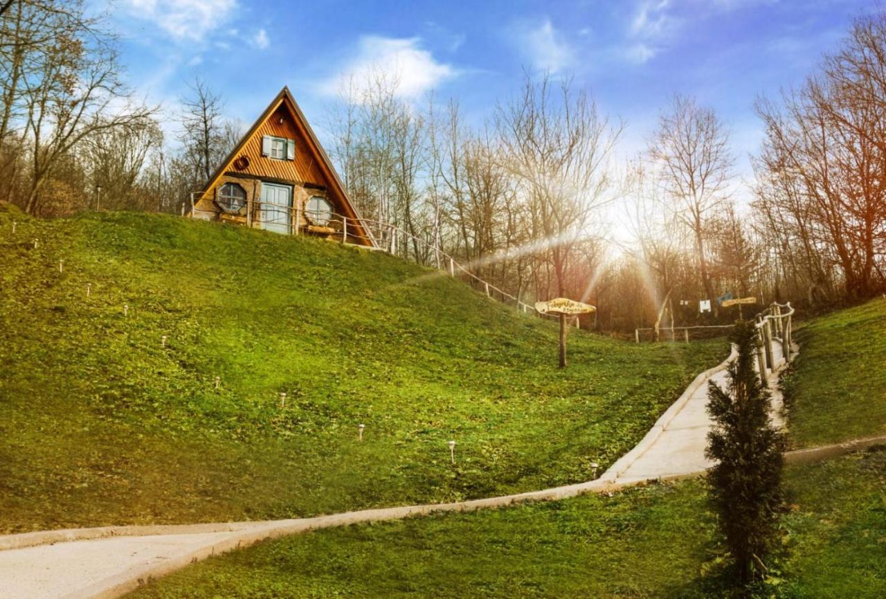 Etno Village Dolina Srece Vitez Ngoại thất bức ảnh