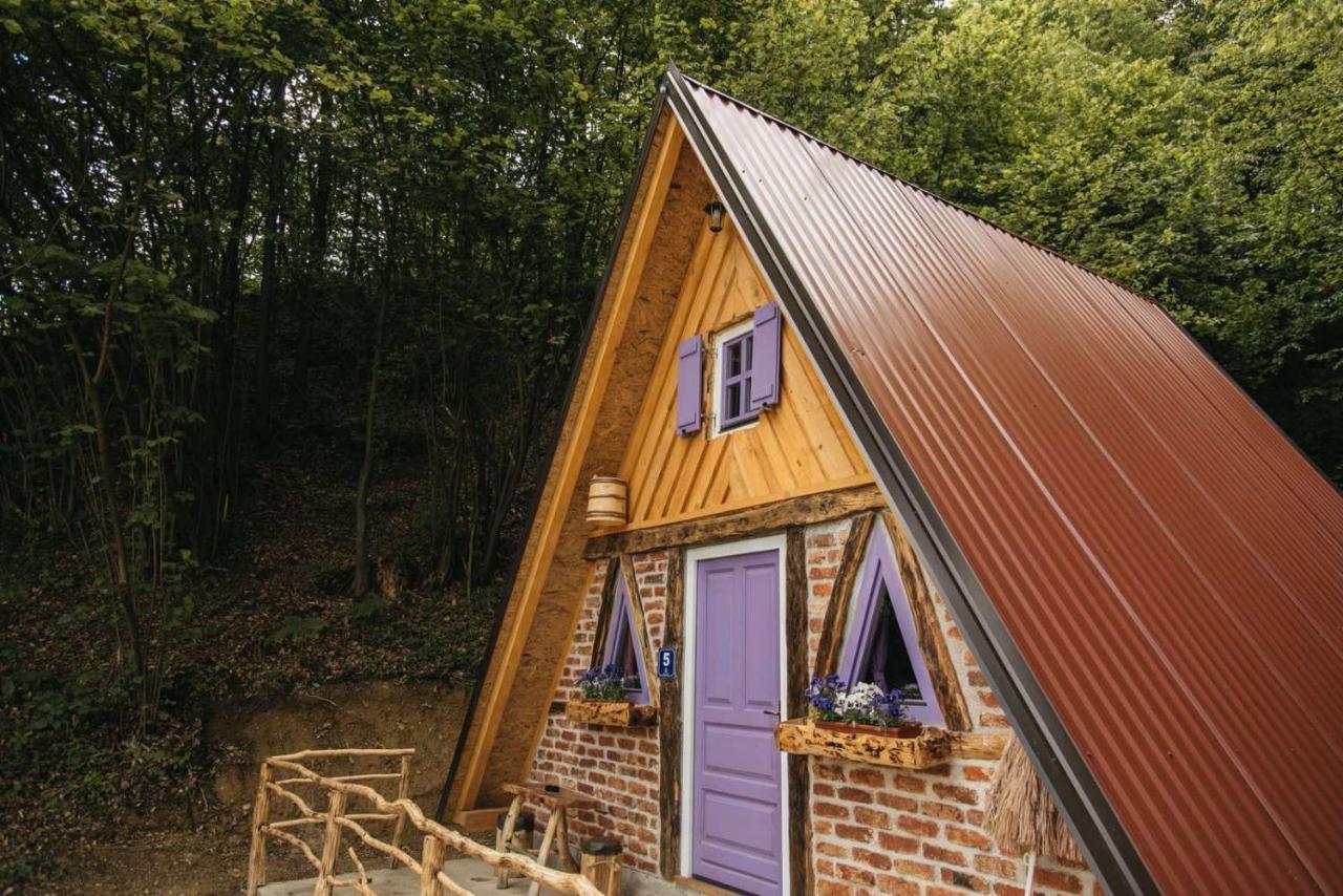 Etno Village Dolina Srece Vitez Ngoại thất bức ảnh