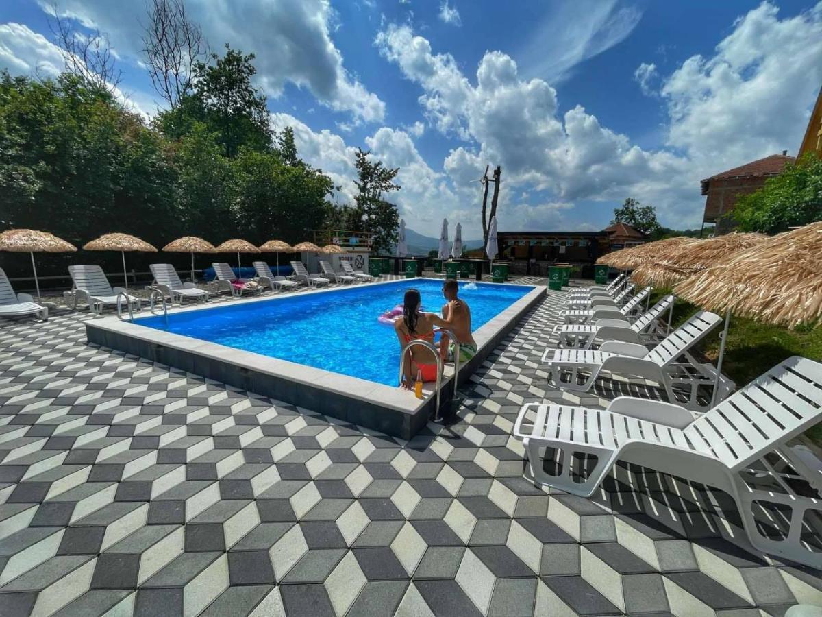 Etno Village Dolina Srece Vitez Ngoại thất bức ảnh